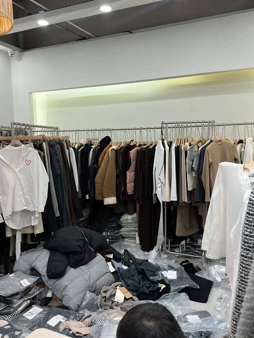 2025年度服裝尾貨批發排名發布！全國優質貨源Top榜深度解析